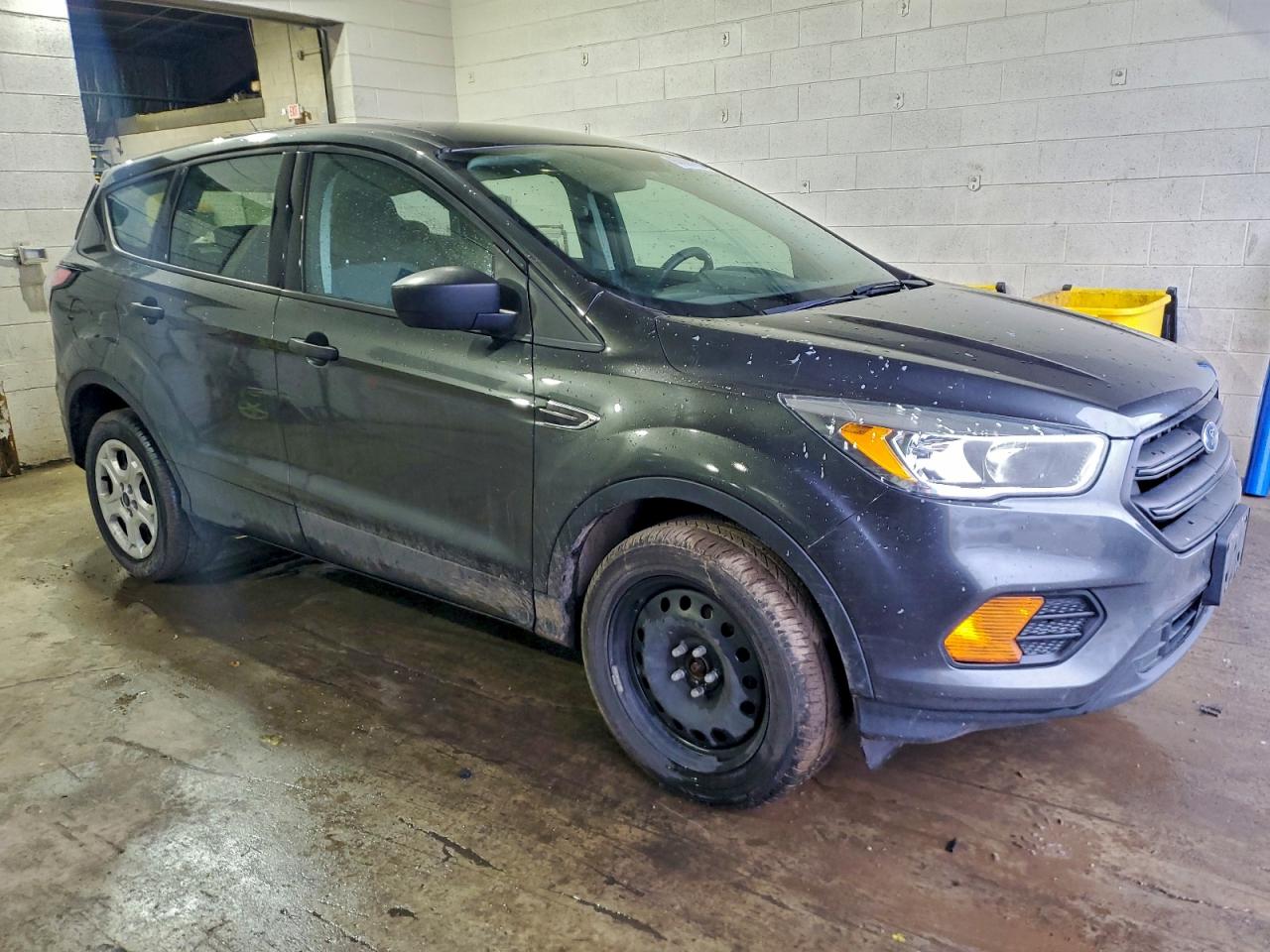 2017 FORD ESCAPE S photo 4