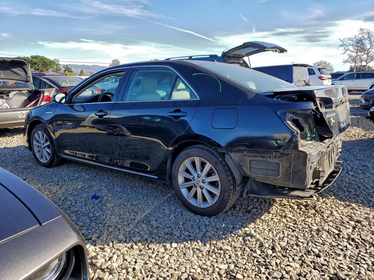 2014 TOYOTA CAMRY HYBRID photo 2