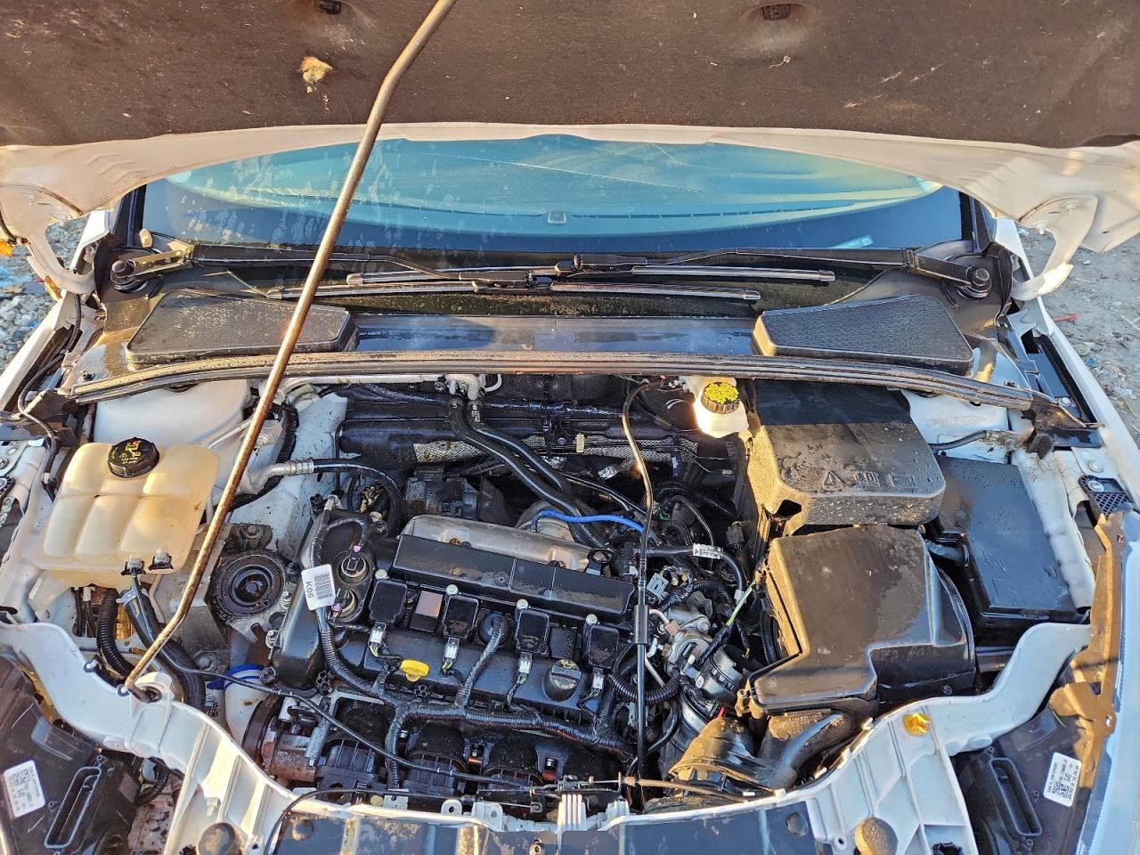 2018 FORD FOCUS SE photo 12