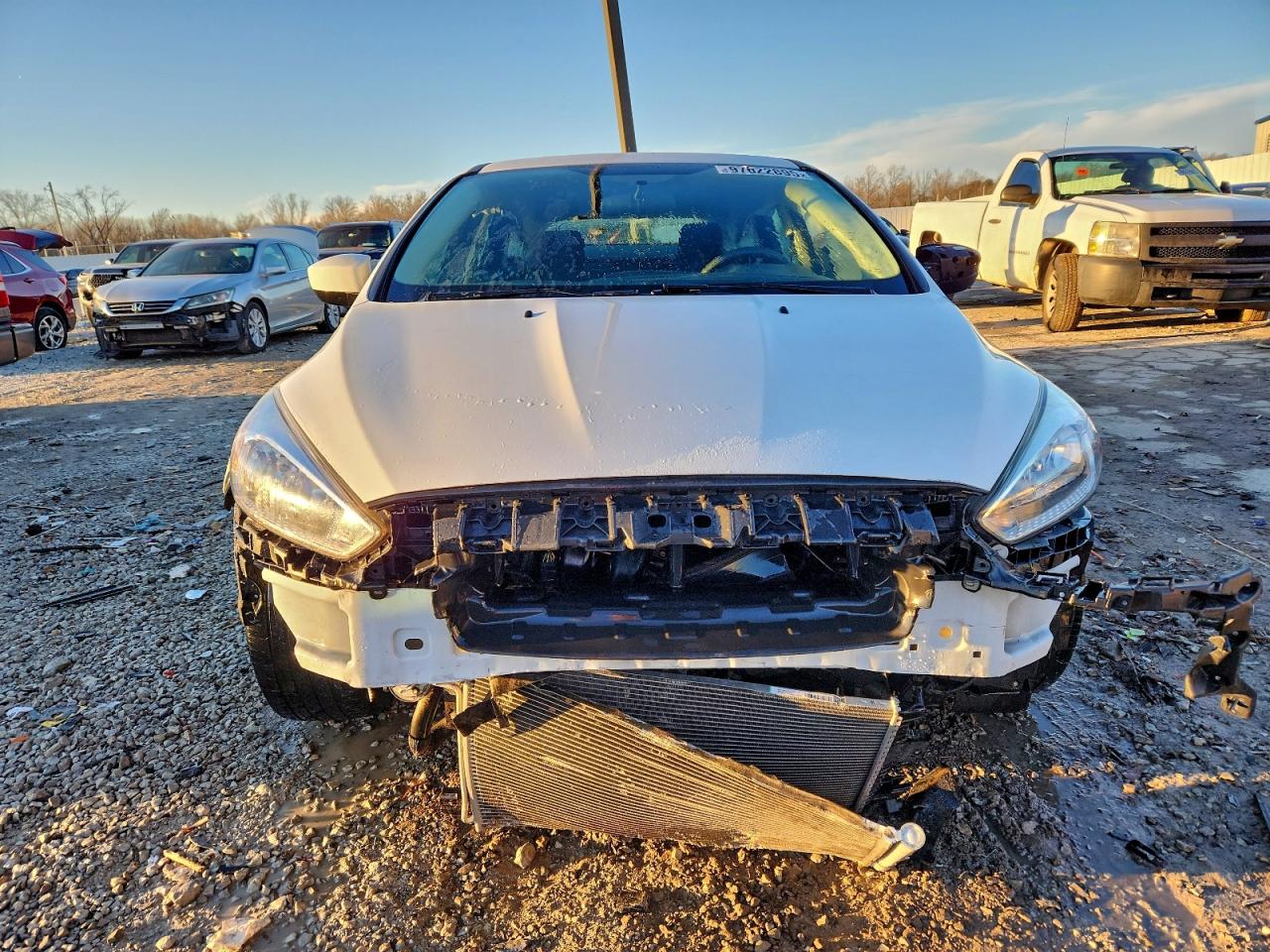 2018 FORD FOCUS SE photo 5
