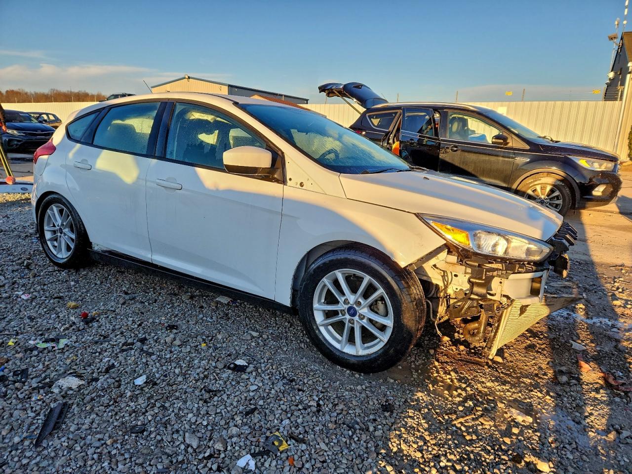 2018 FORD FOCUS SE photo 4