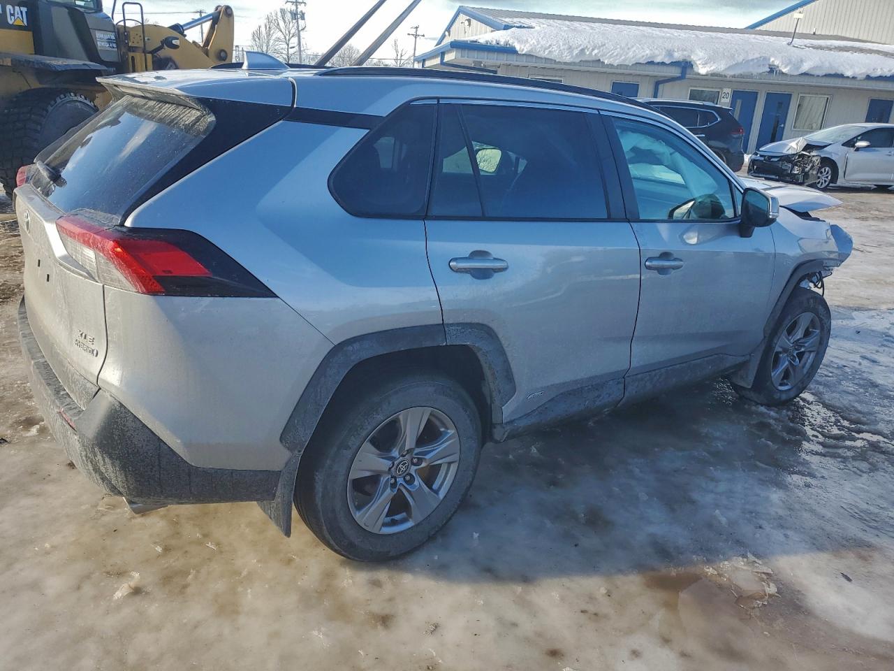 2024 TOYOTA RAV4 XLE photo 3