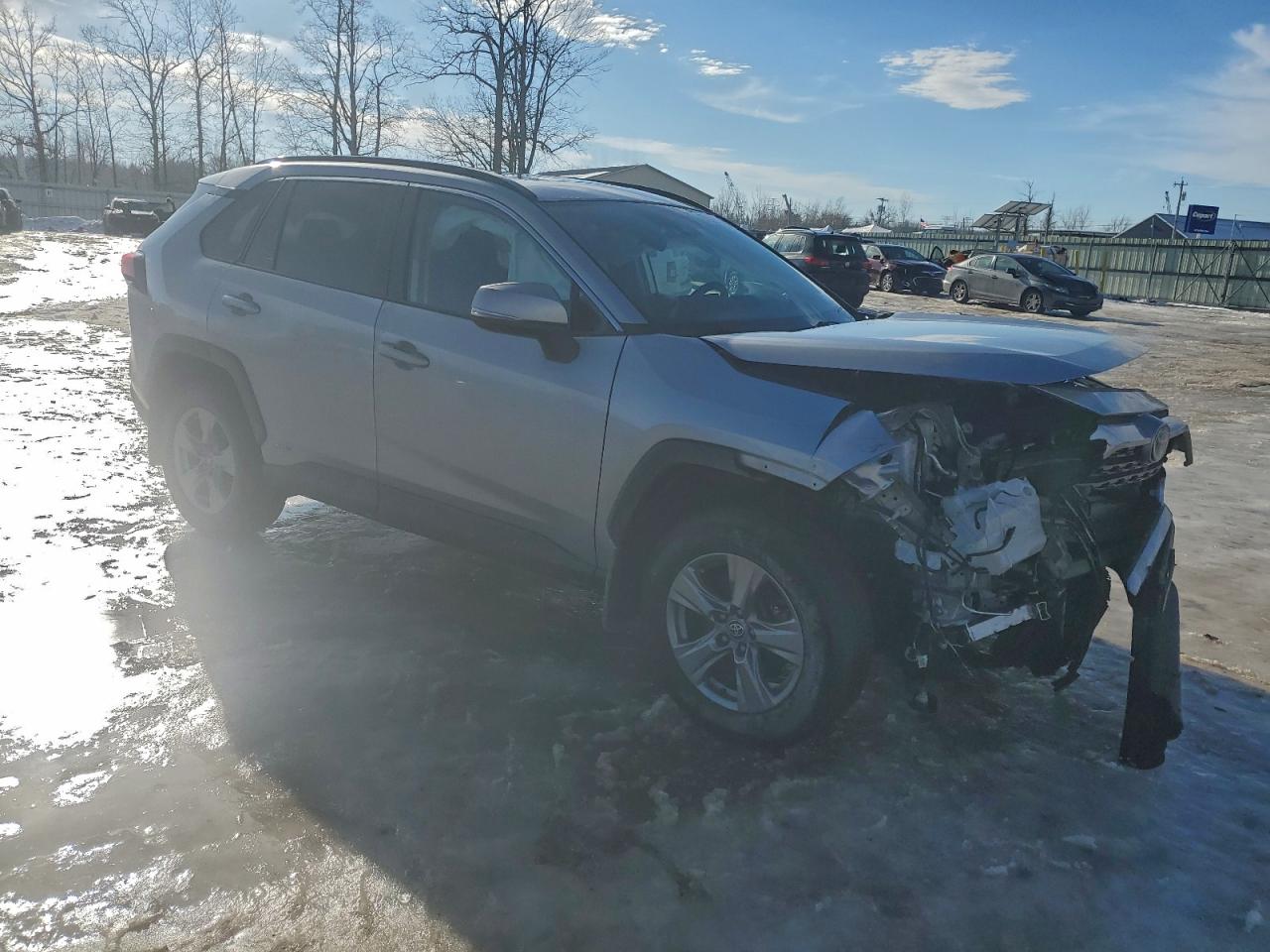 2024 TOYOTA RAV4 XLE photo 4