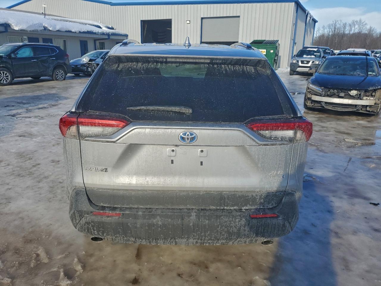 2024 TOYOTA RAV4 XLE photo 6