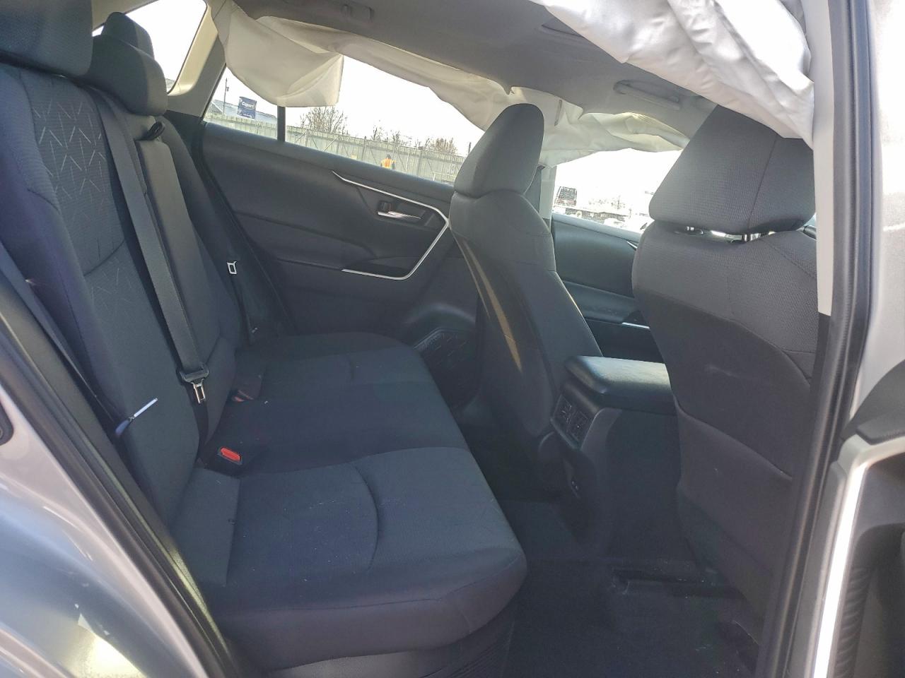 2024 TOYOTA RAV4 XLE photo 11