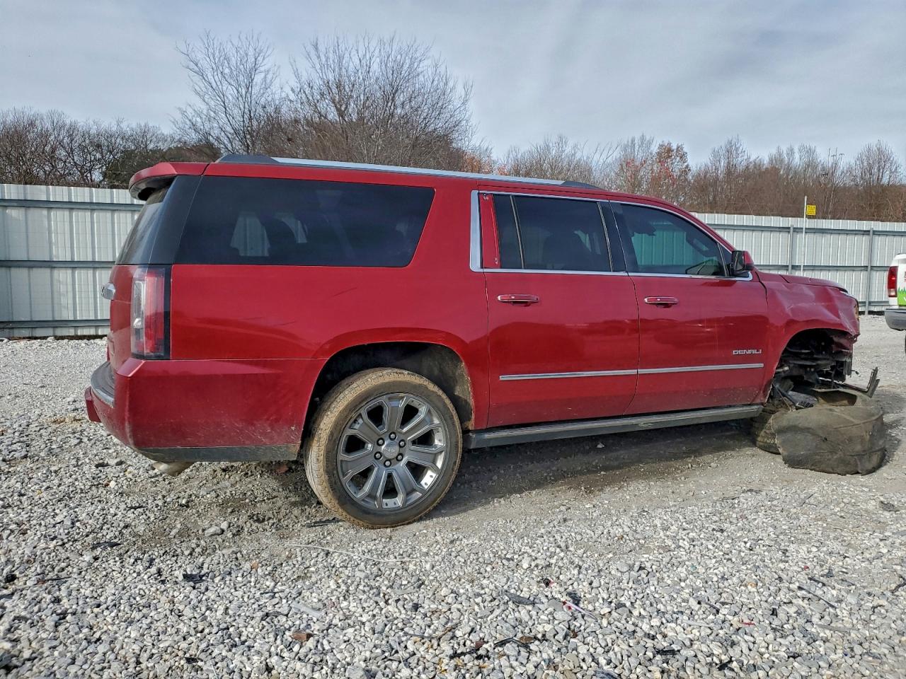 2015 GMC YUKON XL DENALI photo 3
