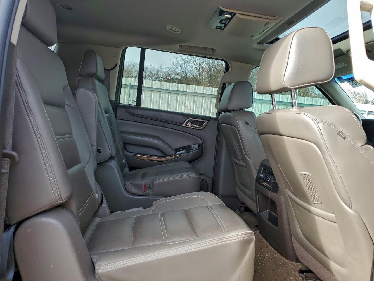 2015 GMC YUKON XL DENALI photo 11
