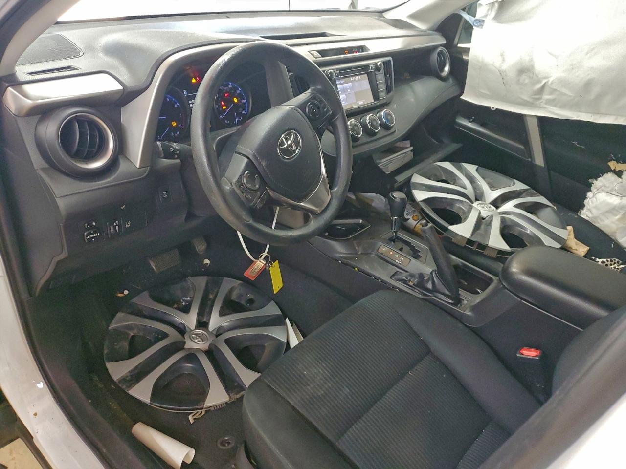 2018 TOYOTA RAV4 LE photo 8