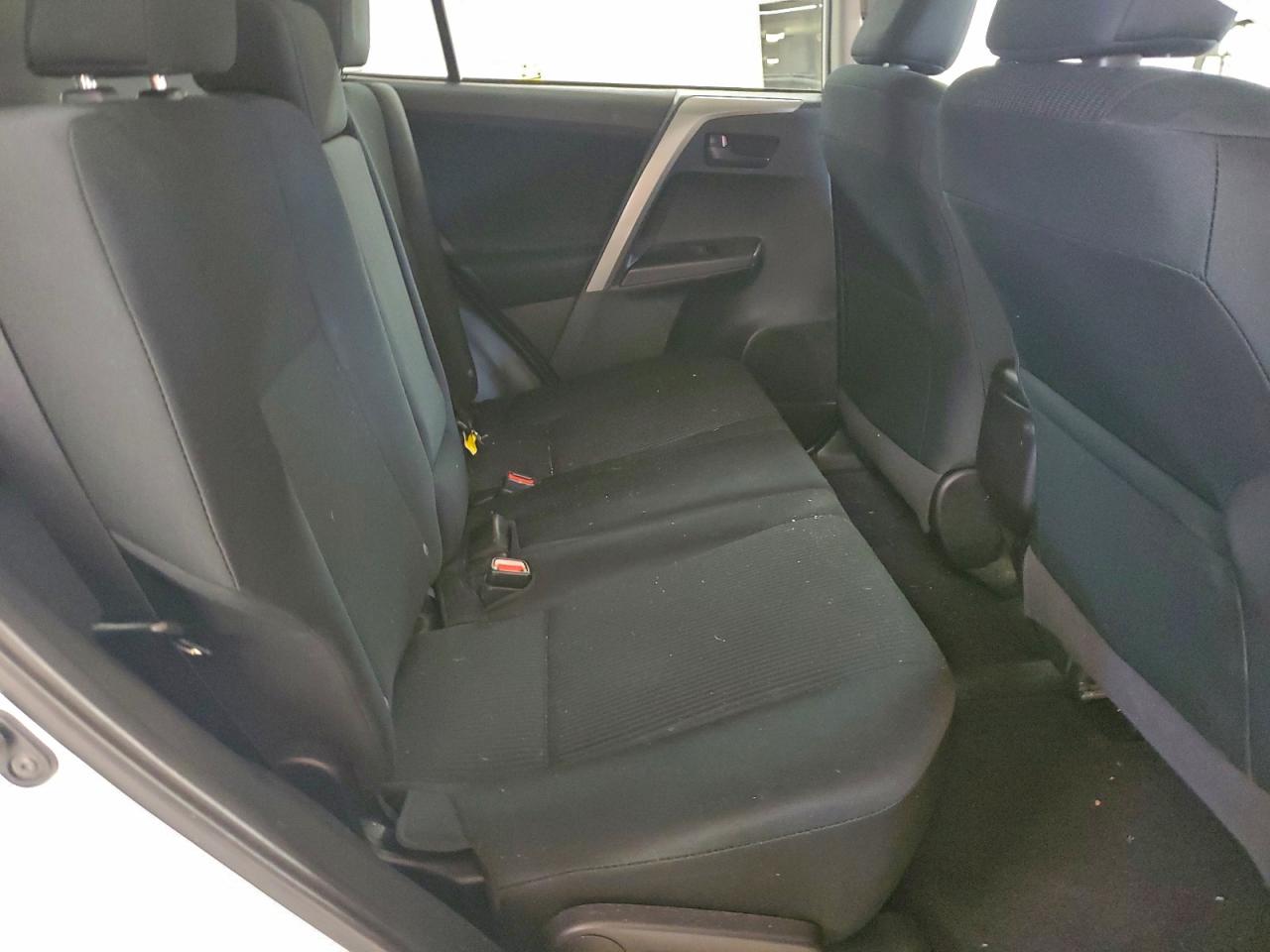 2018 TOYOTA RAV4 LE photo 11