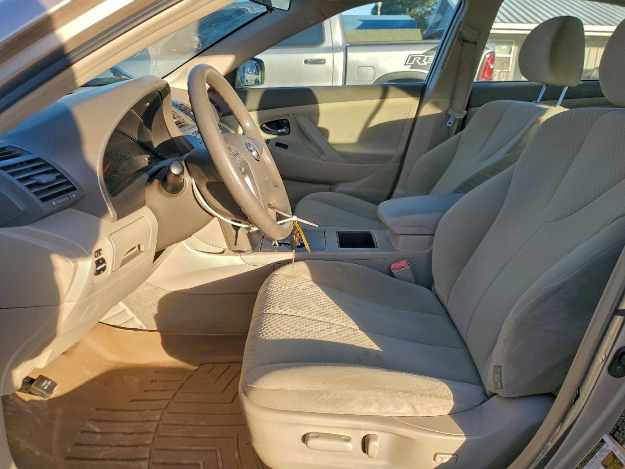 2008 TOYOTA CAMRY LE photo 7