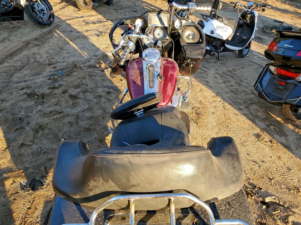 2017 HARLEY-DAVIDSON FLTRXS ROAD GLIDE SPECIAL photo 6