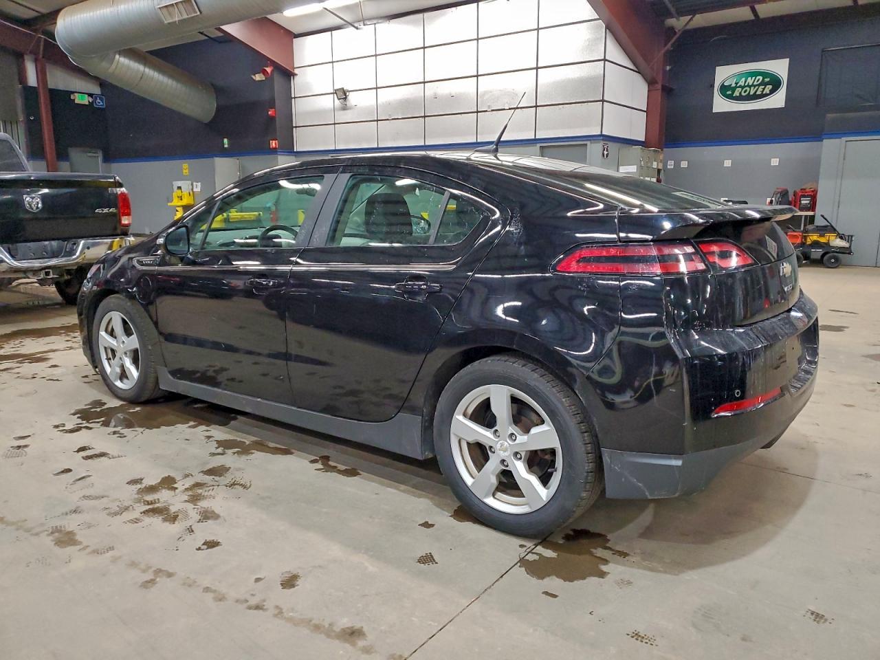 2014 CHEVROLET VOLT photo 2
