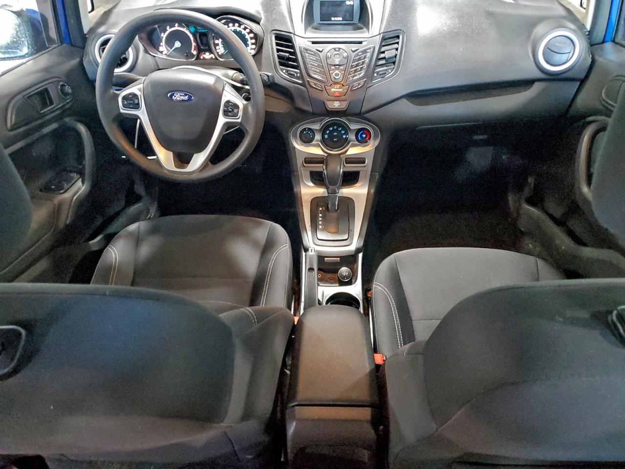 2019 FORD FIESTA SE photo 8