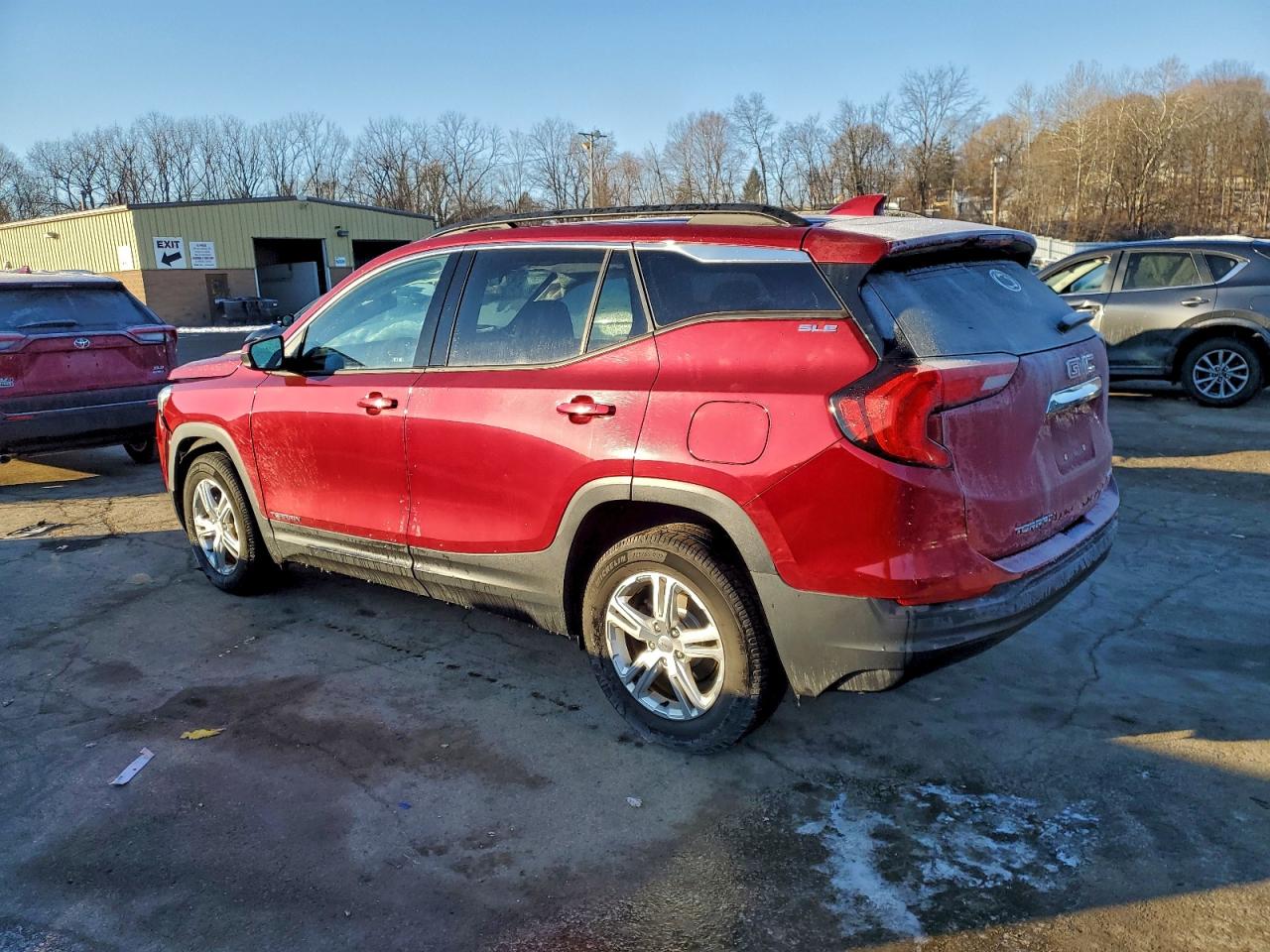2020 GMC TERRAIN SLE photo 2