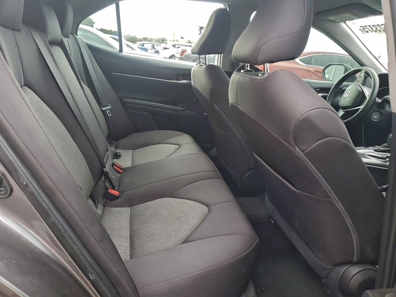 2021 TOYOTA CAMRY LE photo 10