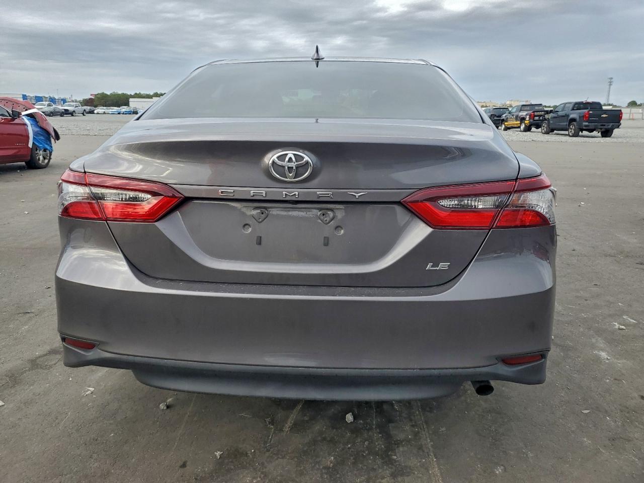 2021 TOYOTA CAMRY LE photo 6