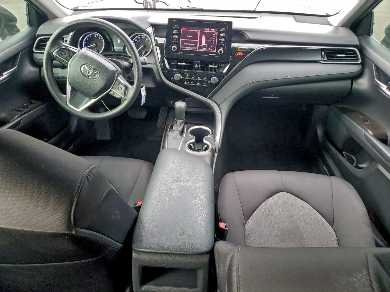 2021 TOYOTA CAMRY LE photo 8