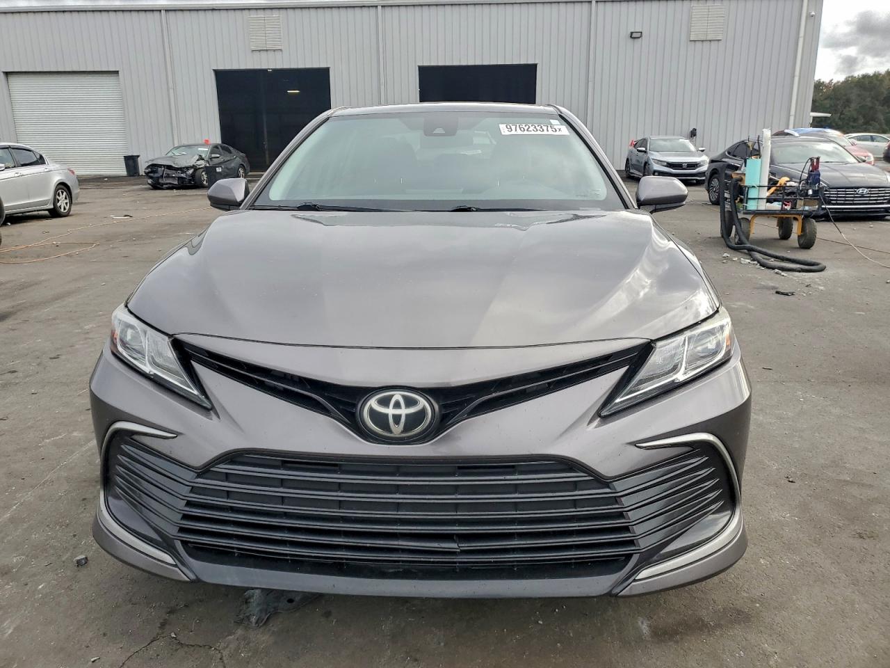 2021 TOYOTA CAMRY LE photo 5