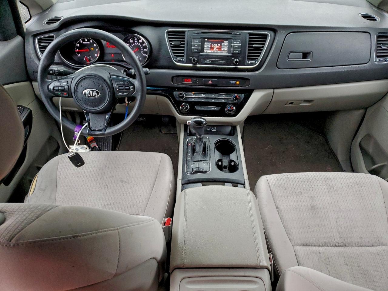 2016 KIA SEDONA LX photo 8