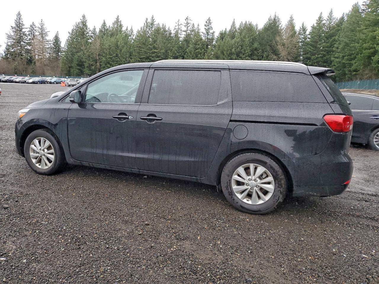2016 KIA SEDONA LX photo 2