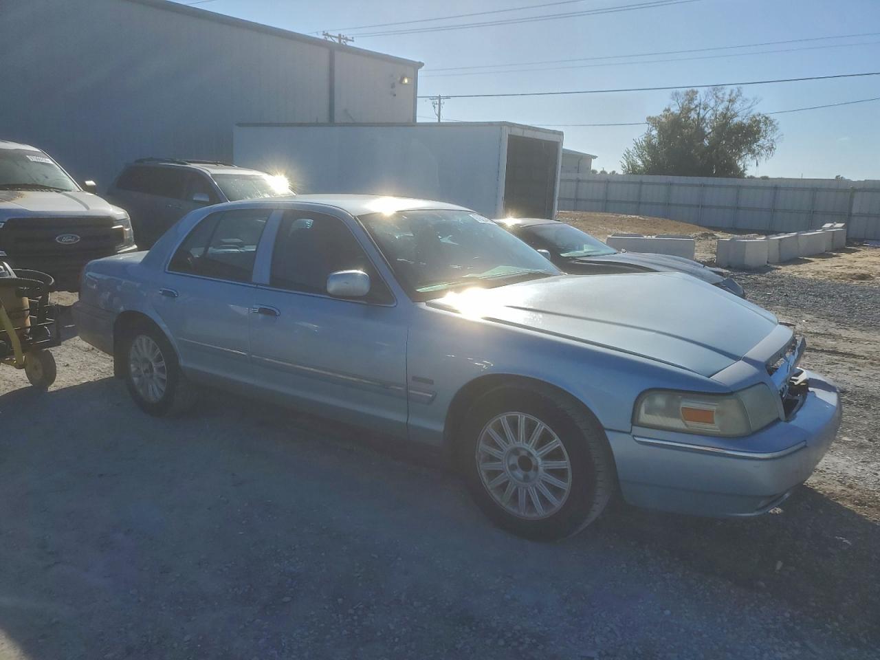2009 MERCURY GRAND MARQUIS LS photo 4