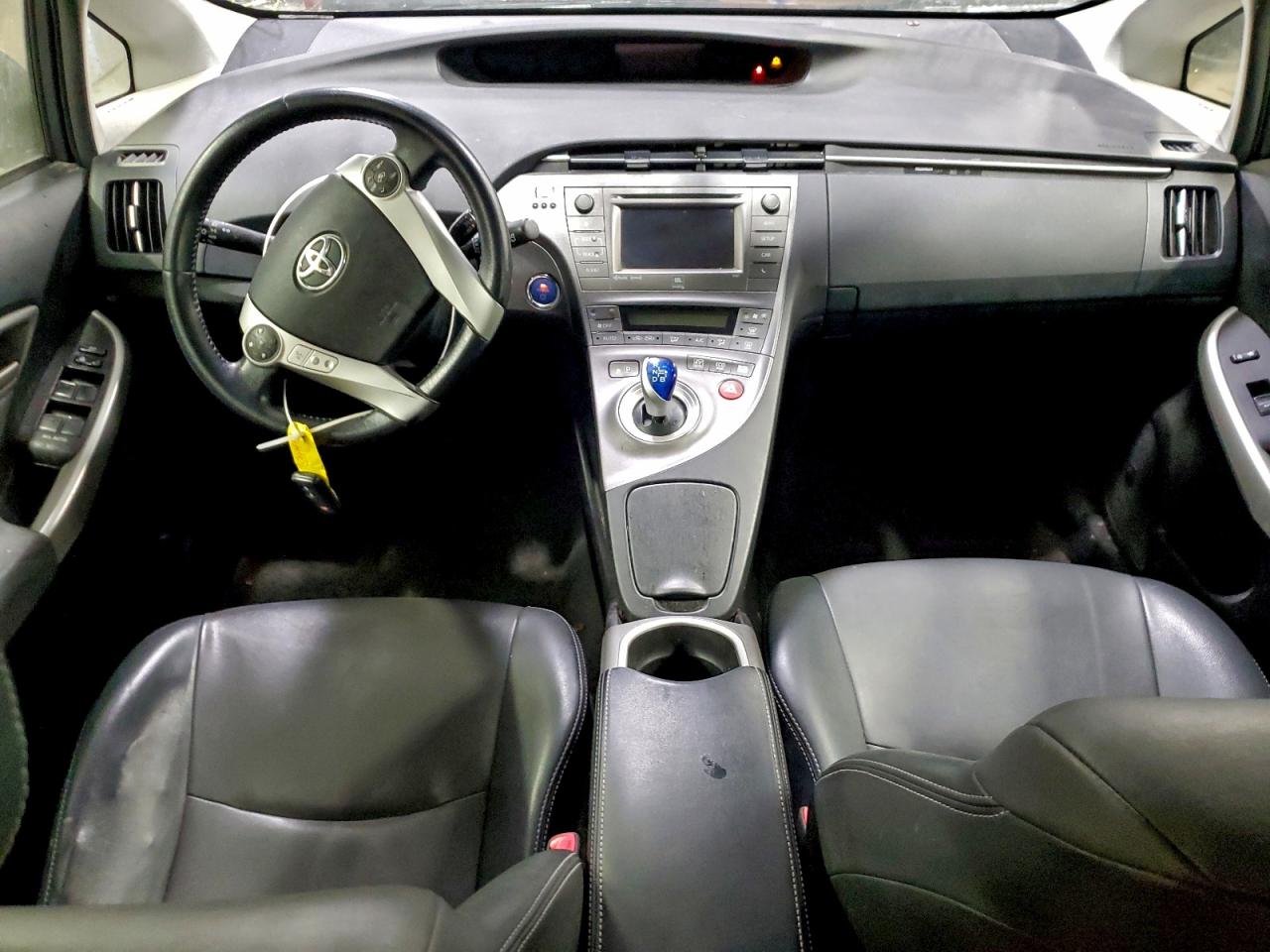 2013 TOYOTA PRIUS photo 8