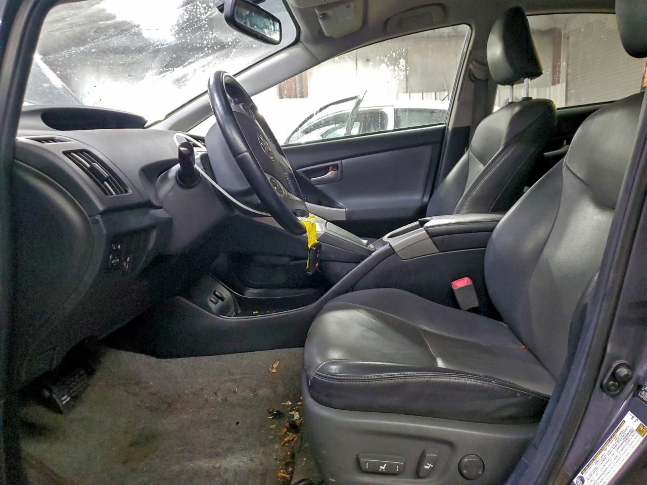 2013 TOYOTA PRIUS photo 7