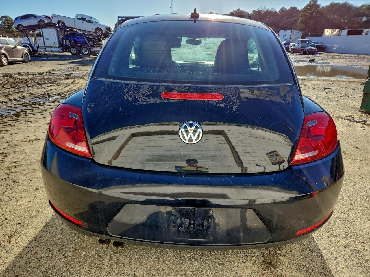 2013 VOLKSWAGEN BEETLE photo 6