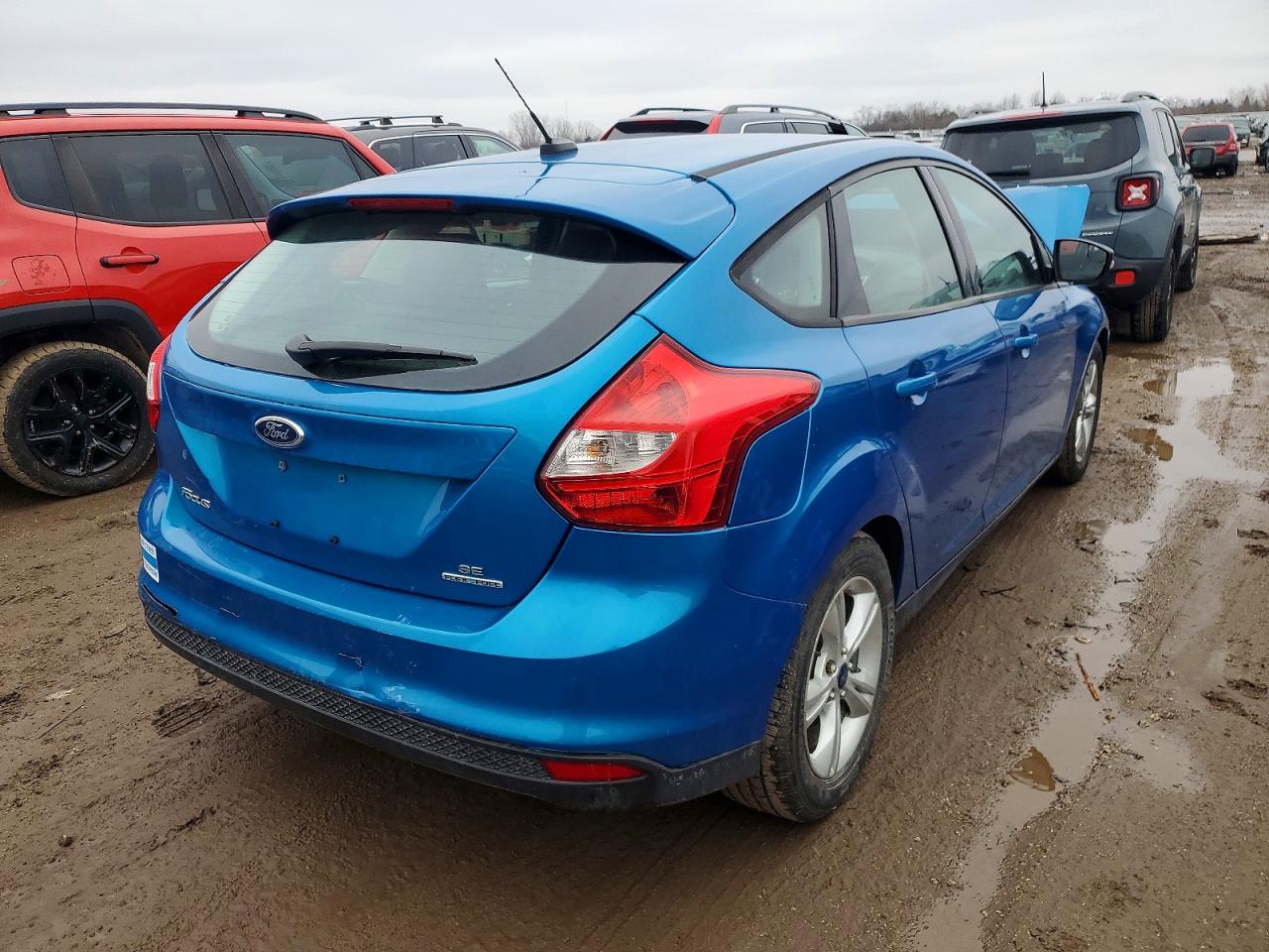 2014 FORD FOCUS SE photo 3