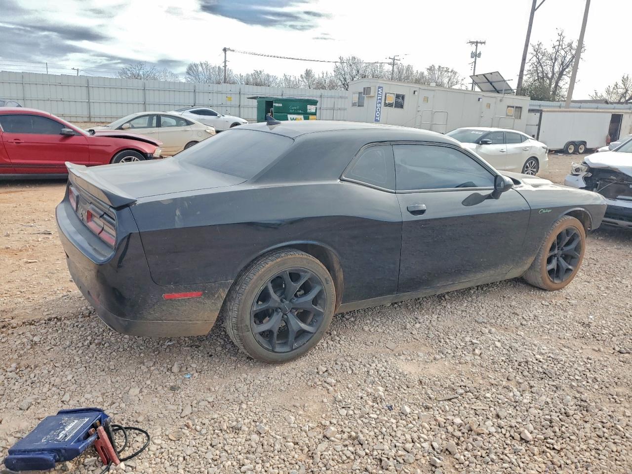 2016 DODGE CHALLENGER SXT photo 3