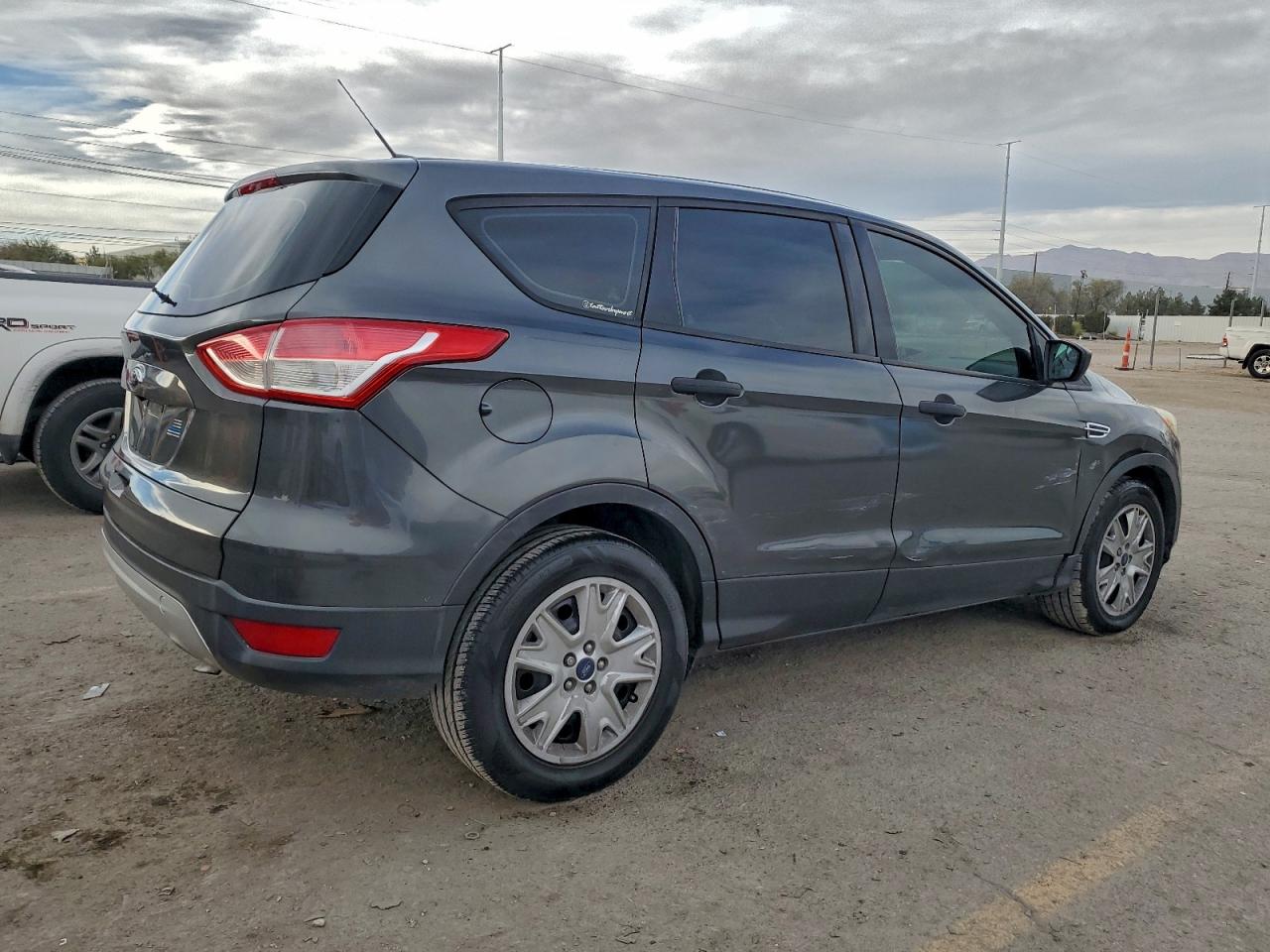 2016 FORD ESCAPE S photo 3