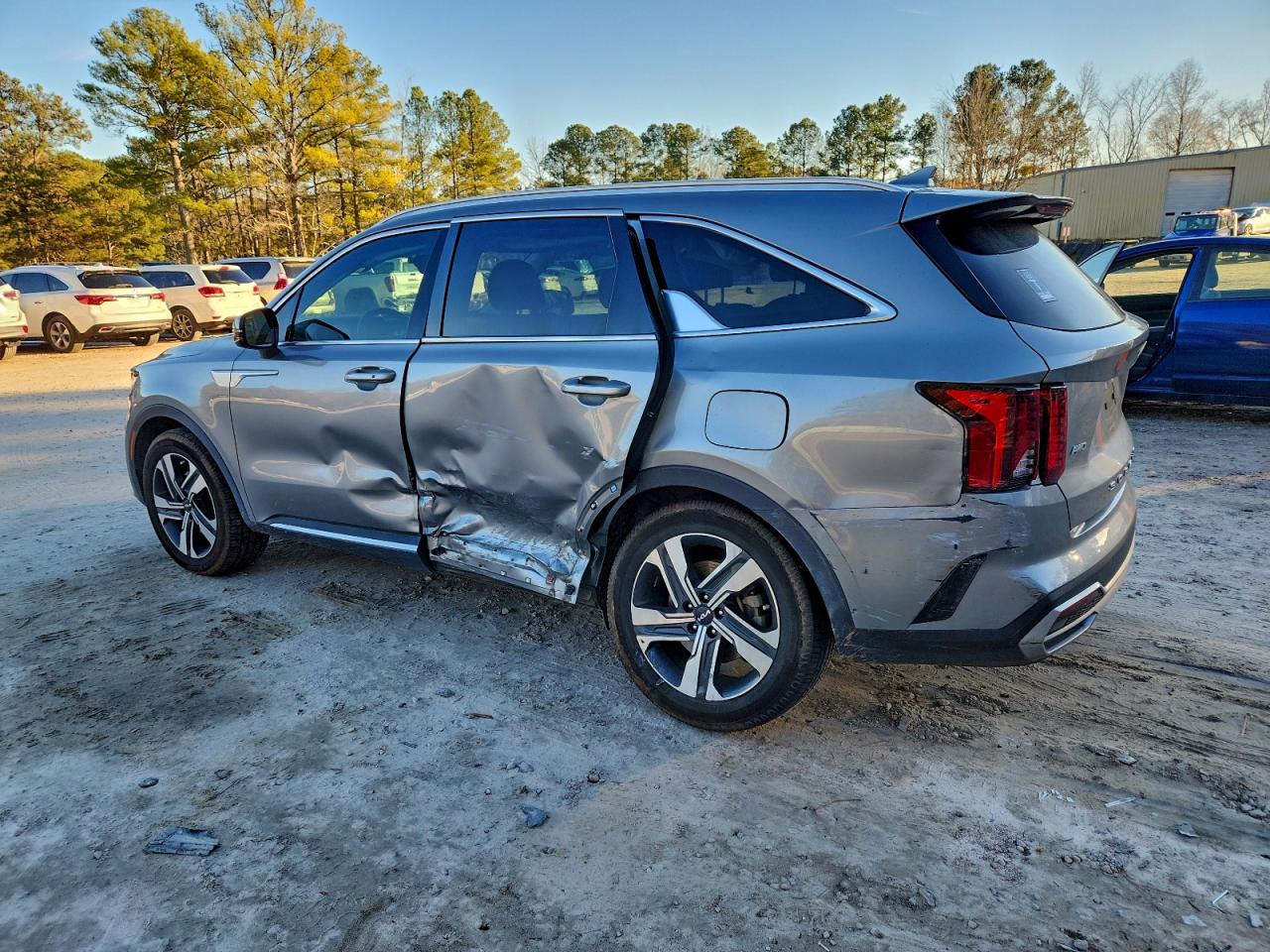 2022 KIA SORENTO EX photo 2