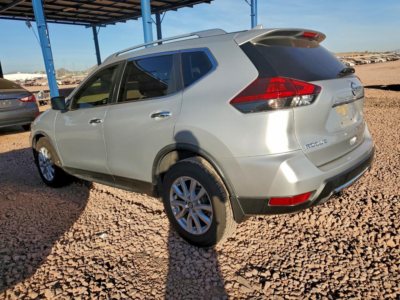 2019 NISSAN ROGUE S photo 2