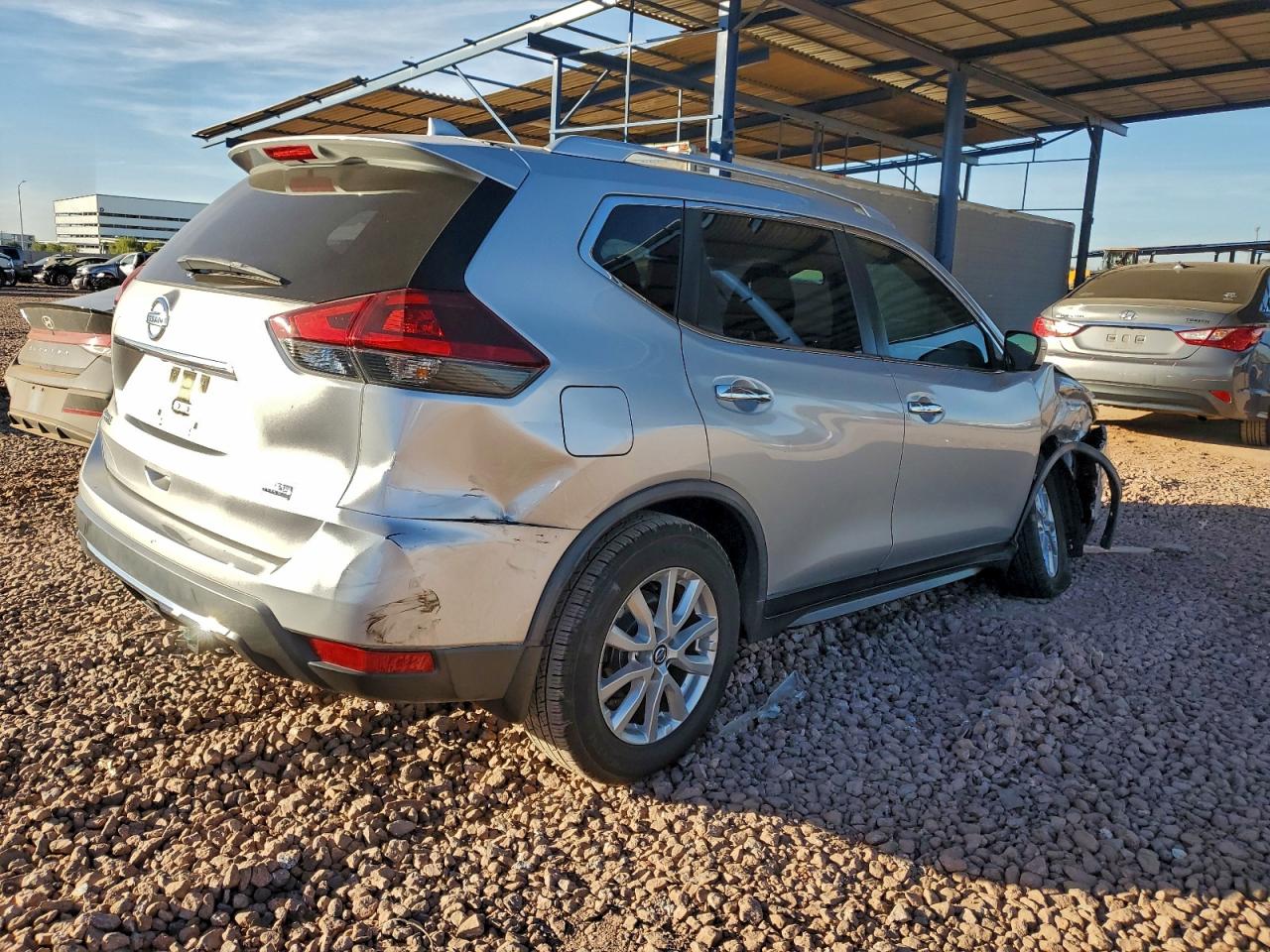 2019 NISSAN ROGUE S photo 3