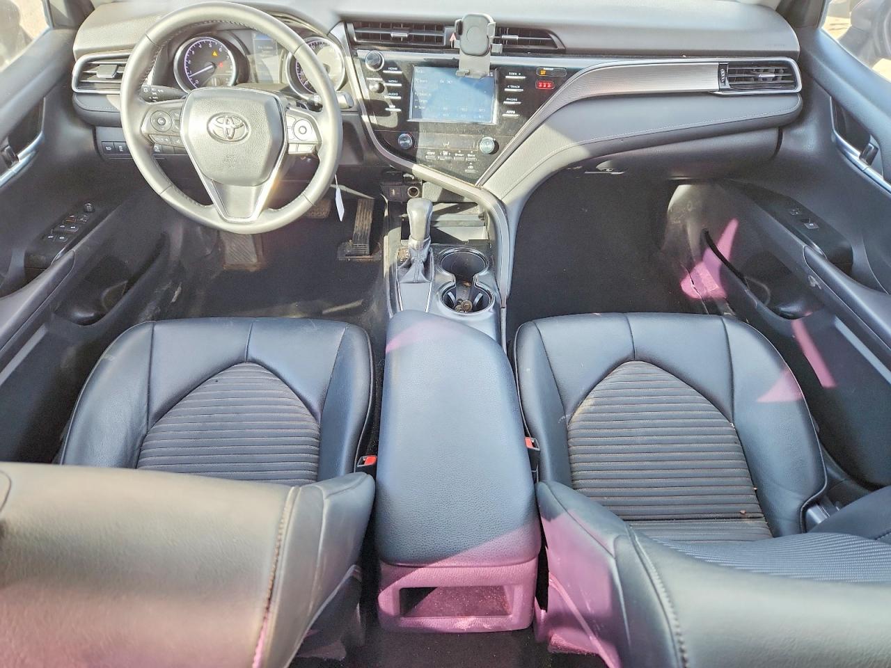 2019 TOYOTA CAMRY L photo 8