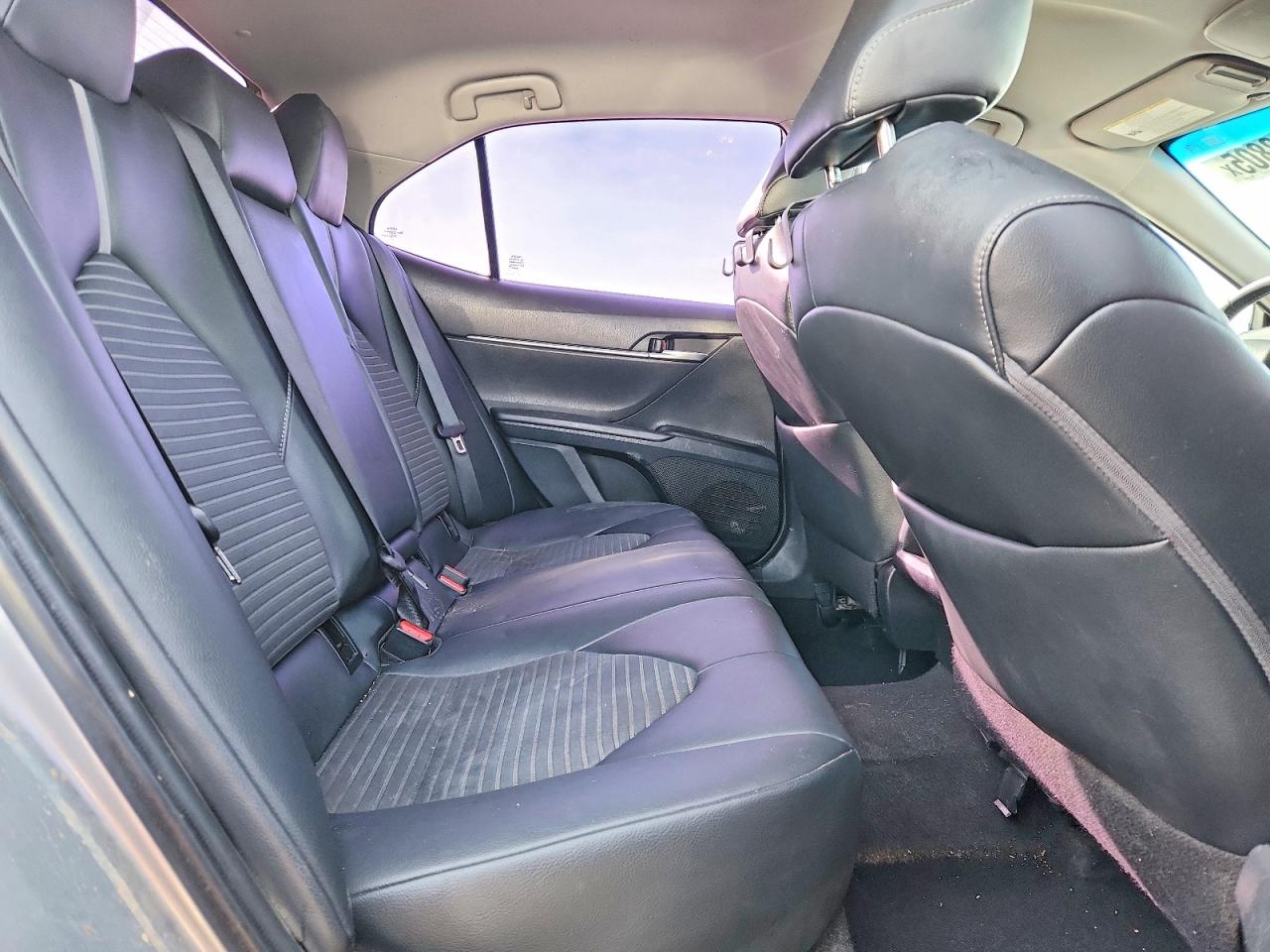 2019 TOYOTA CAMRY L photo 10