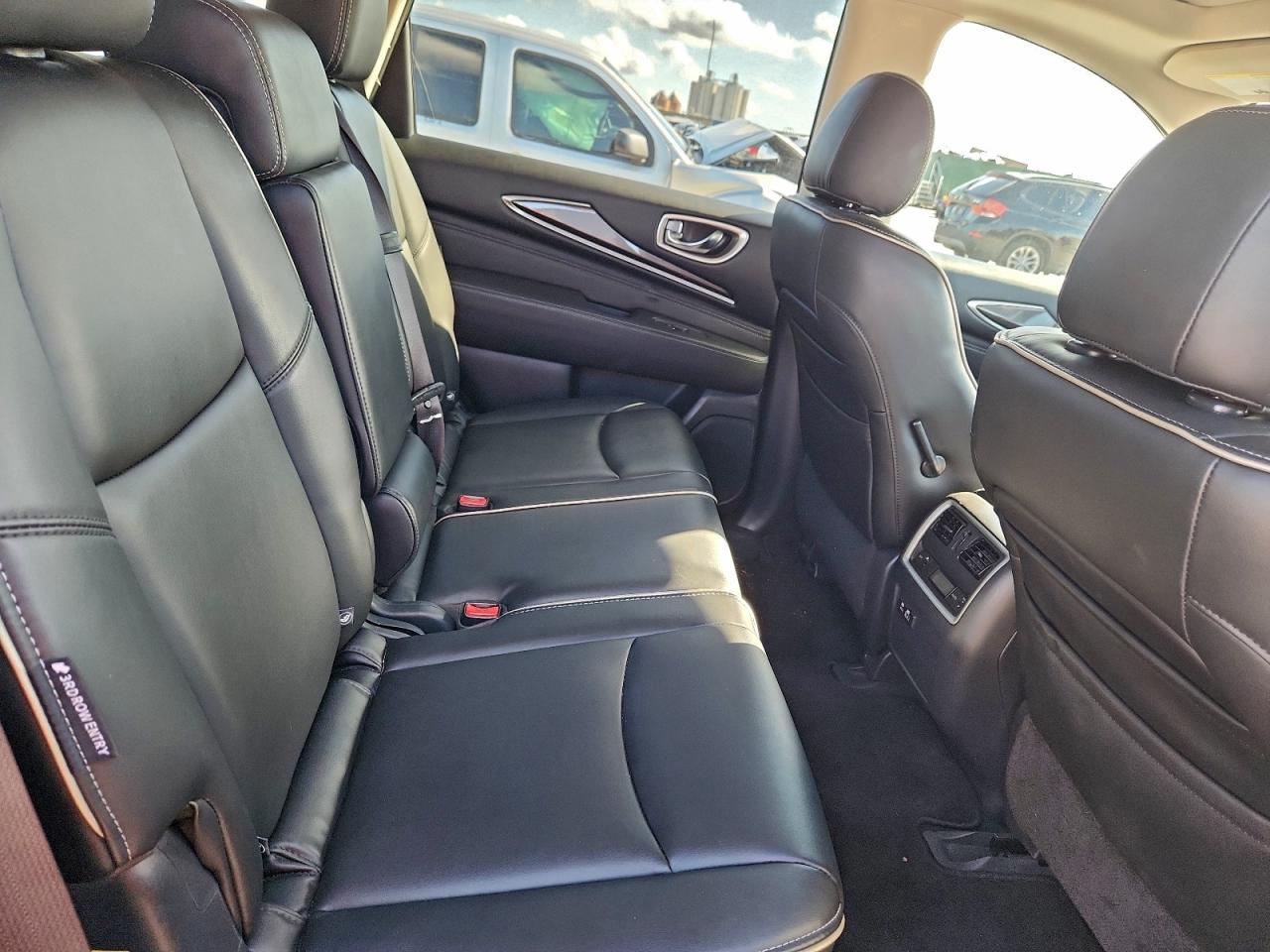 2020 INFINITI QX60 LUXE photo 11