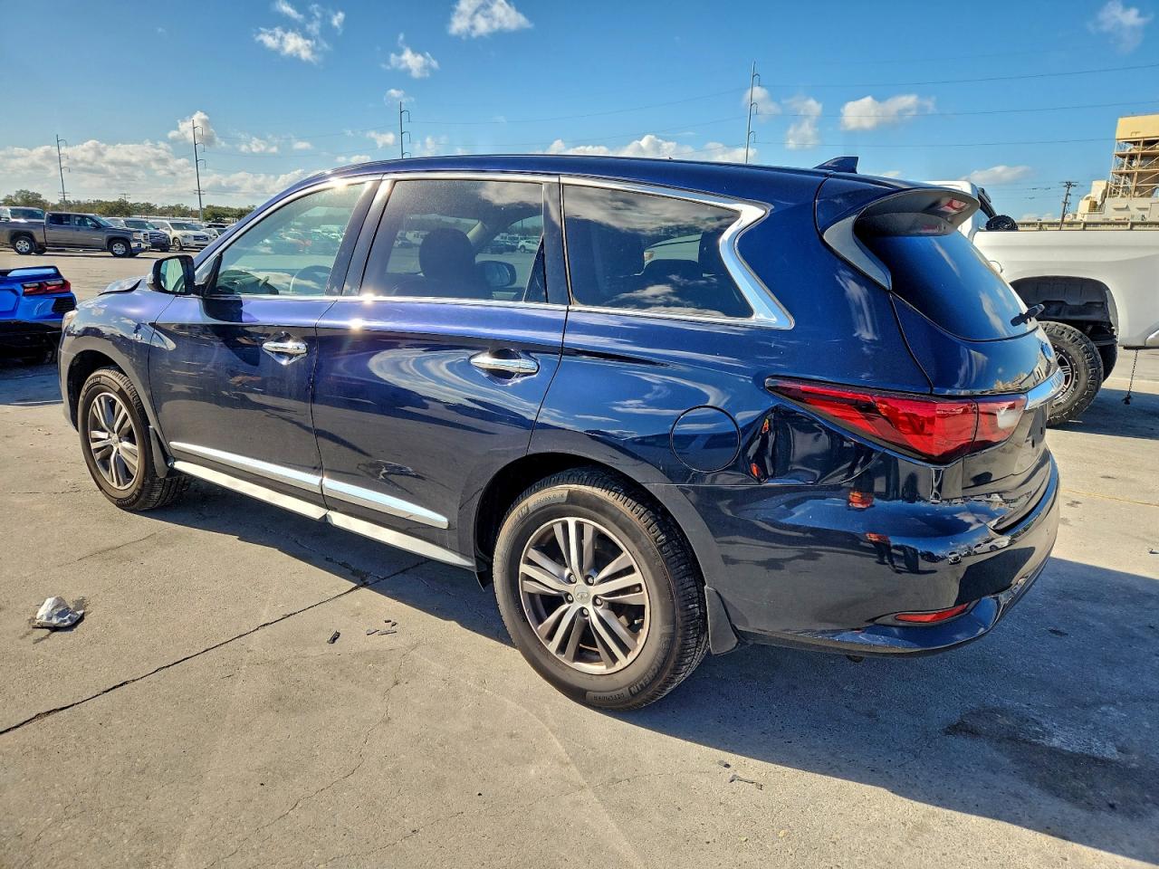 2020 INFINITI QX60 LUXE photo 2