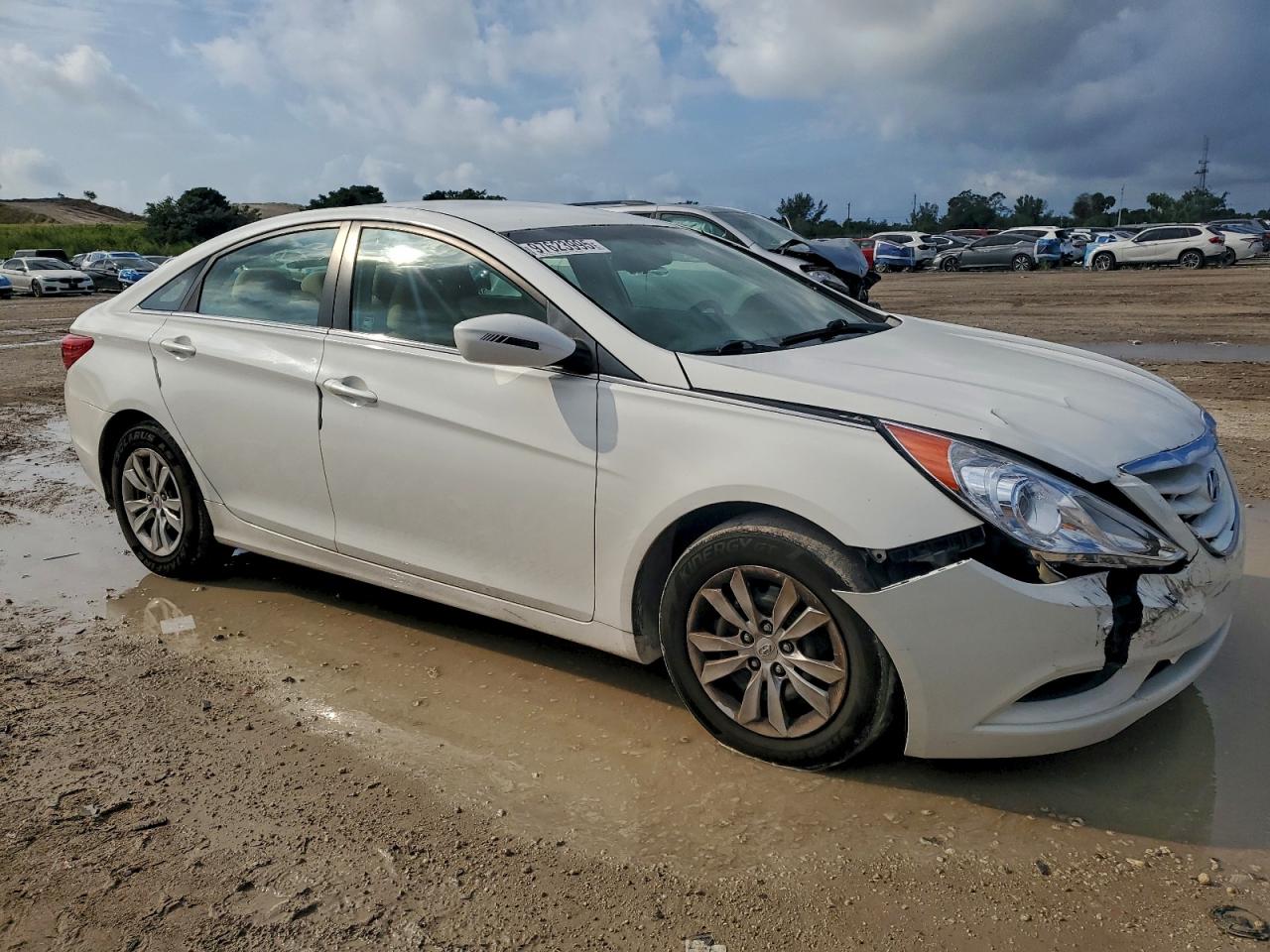 2012 HYUNDAI SONATA GLS photo 4