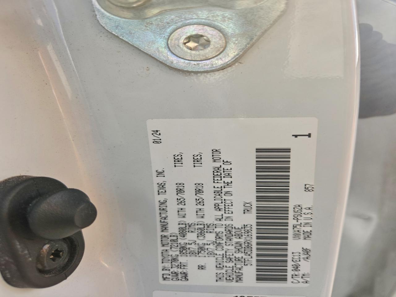 2024 TOYOTA TUNDRA CREWMAX SR photo 12