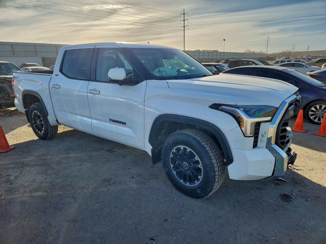 2024 TOYOTA TUNDRA CREWMAX SR photo 4