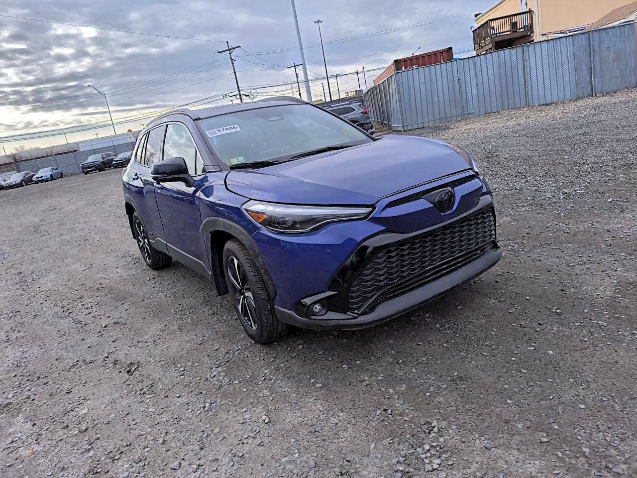 2024 TOYOTA COROLLA CROSS SE photo 3