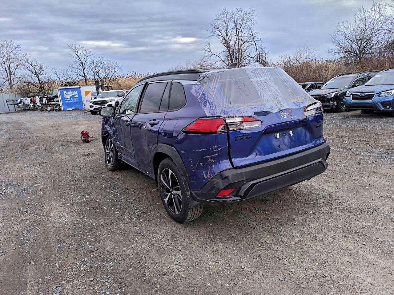 2024 TOYOTA COROLLA CROSS SE photo 2