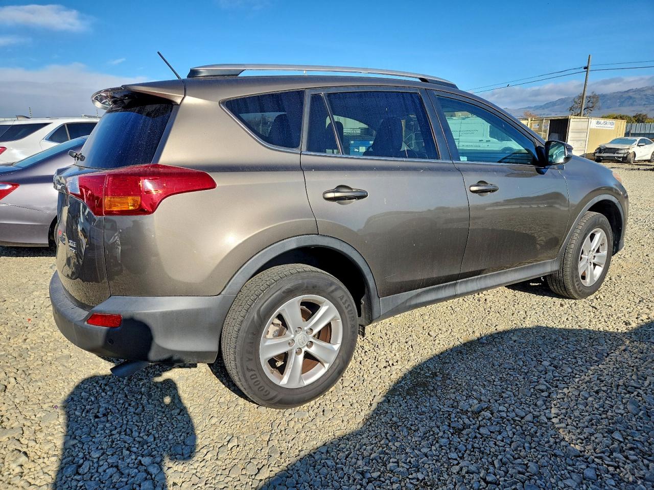 2013 TOYOTA RAV4 XLE photo 3