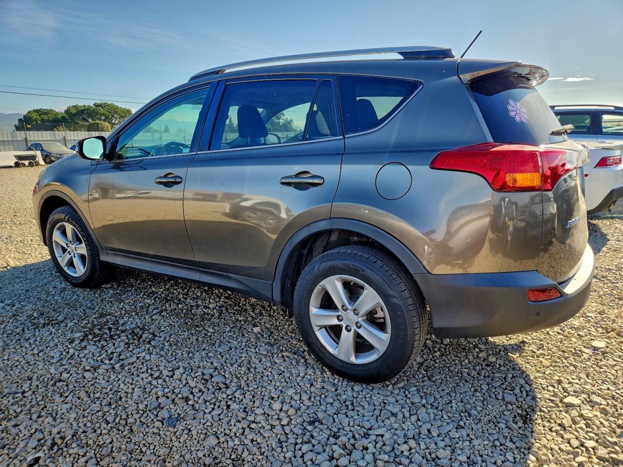 2013 TOYOTA RAV4 XLE photo 2