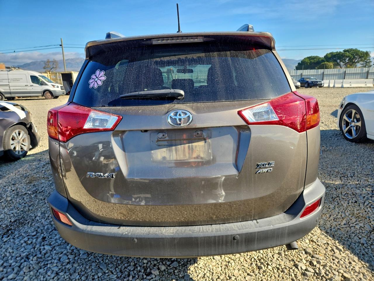 2013 TOYOTA RAV4 XLE photo 6