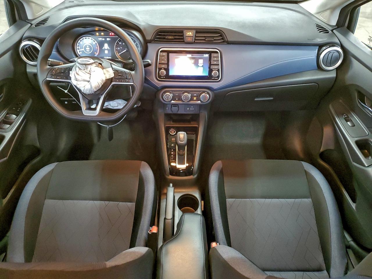 2025 NISSAN VERSA SV photo 8