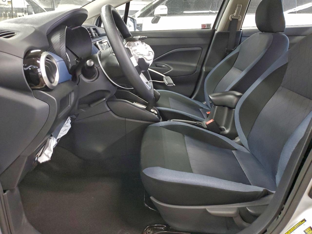 2025 NISSAN VERSA SV photo 7