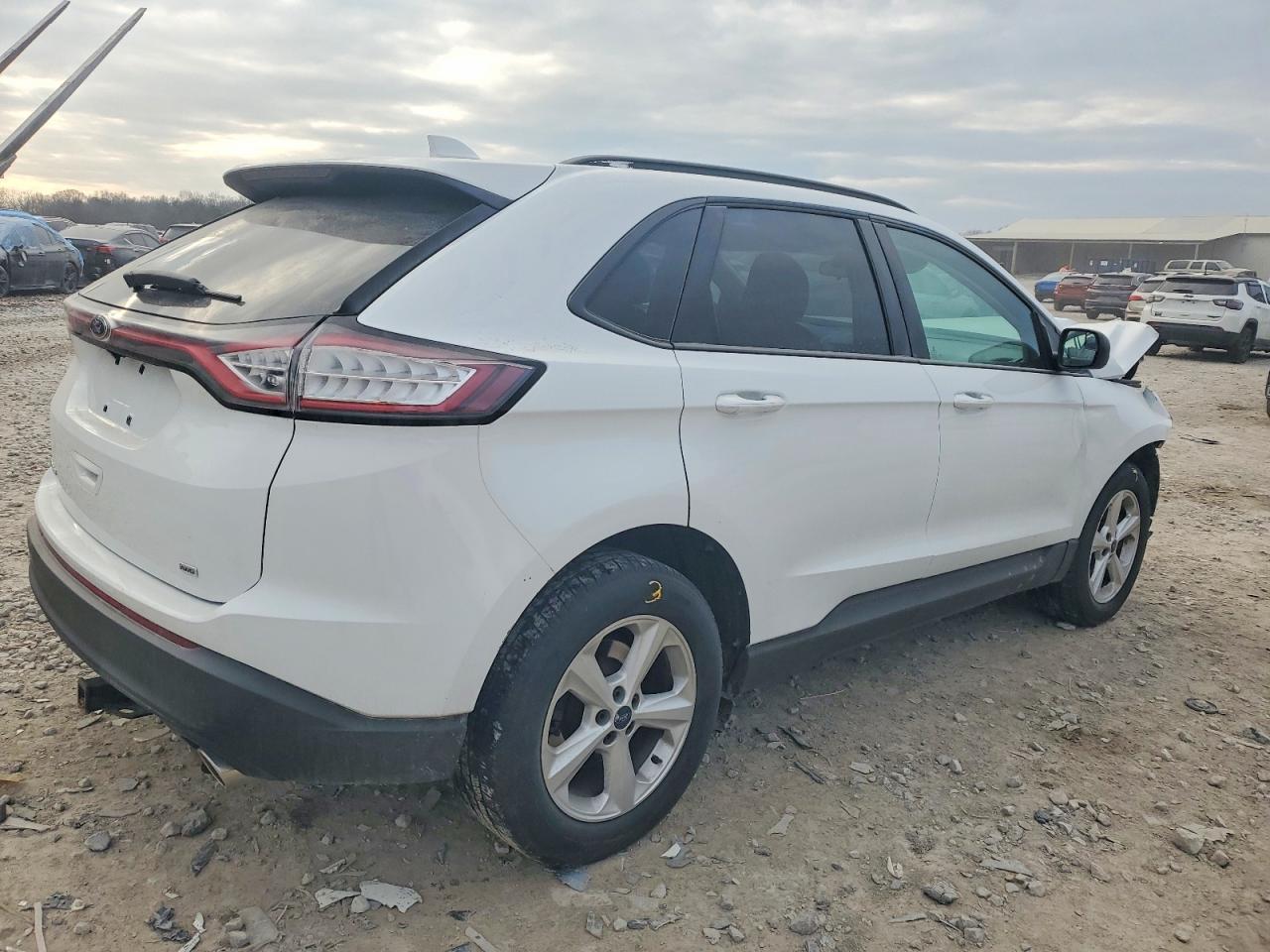 2015 FORD EDGE SE photo 3
