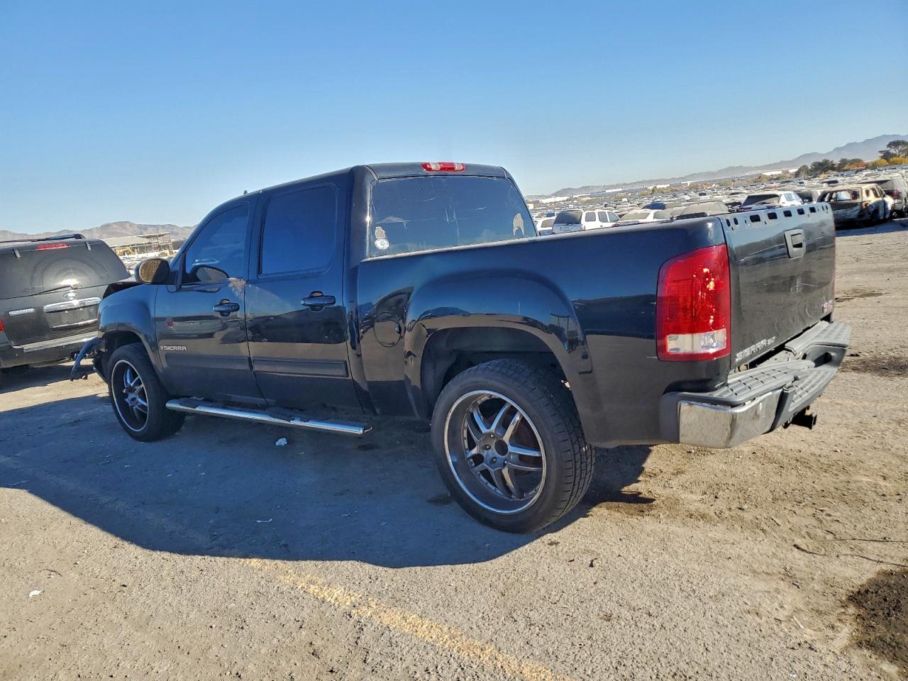 2007 GMC NEW SIERRA C1500 photo 2